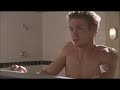 lucas sous la douche