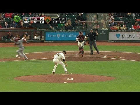 Video: ARI@SF: Vogelsong stops a comebacker with his foot