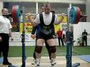 Toralf Haaser(der Käpt`n)beugt 300 kg beim Bundesligafinale