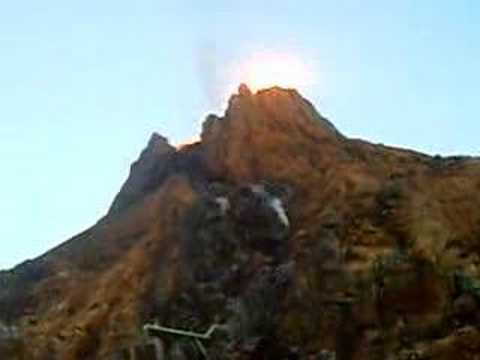 Tokyo Disney Sea - Volucano Eruption