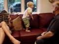 videos de Jumping on the couch