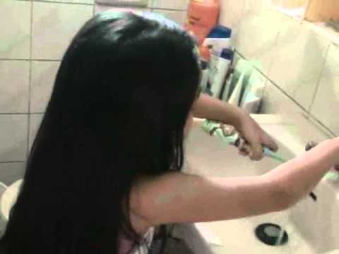 Lalaine brushing her teeth!