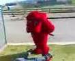 videos de Clifford fights Back!