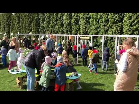 Otwarcie placu zabaw na terenie Przedszkola im. Jana... :: reporter: Bartek KlupśLink do artykułu: https://elka.pl/content/view/114514/80/