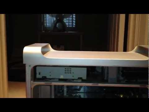 how to power on a mac