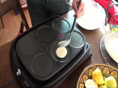 crêpe marocaine - Pour la recette détaillée et encore plus de découvertes culinaires, rendez-vous sur notre blog For this recipe and more, visit us on our blog http://themovin...