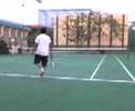 Jugando tenis