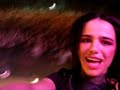 extraits des concerts 2006 de melissa mars. a l'europ�en, au r�servoir, sous le chapiteau du ph�nix au printemps de bourges et dans le magic mirrors du festival de la c�t� d'opale. entour�e de fred helbert, jan, herv�, et fabrice, melissa mars nous pr�sente ses versions live de maman s'est barr�e, dans ma bulle antisimique, marsmallow (version concert, avant l'enregistrement de l'album) et une reprise originale et r�adapt�e de melissa (julien clerc)