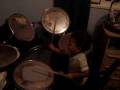 Nicollas tocando bateria