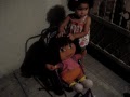 LYNDINETH JUGANDO CON SU CARRIOLITA..!!