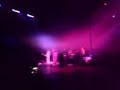 l'entr�e du groupe apple jelly sur la sc�ne du summum lors de la premi�re partie du oncert des bb brunes
