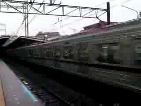 東急田園都市線 市が尾駅 東武30000系 急行通過