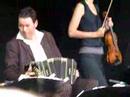 titel/musictango orkest sexteto CanyengueCarel Kraayenhof, bandoneonEmma Breedveld, 1e vioolJaap Branderhorst, contrabasBert Vos, 2e viool altvioolSebastiaan van Delft, pianoVille Hiltula, 2e bandoneonopening R' Uitmarkt 2007SchouwburgpleinRotterdam the Netherlandslive on stagevideorecordingSept 2nd 2007 16:15