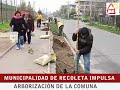 Municipalidad Recoleta planta árboles junto a la comunidad