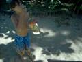 videos de rayan e derek no escoreegador , praia.