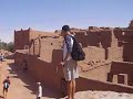 c'est une vue magnifique de l'oasis a partir de la face derierre du Ksar, Admirer le paysage