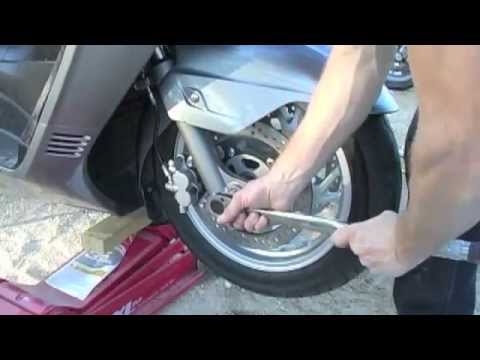 07+ Suzuki Burgman 400 Front Wheel Installation