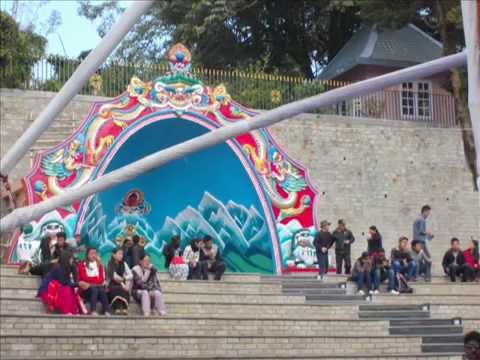 how to reach darjeeling from kolkata by train