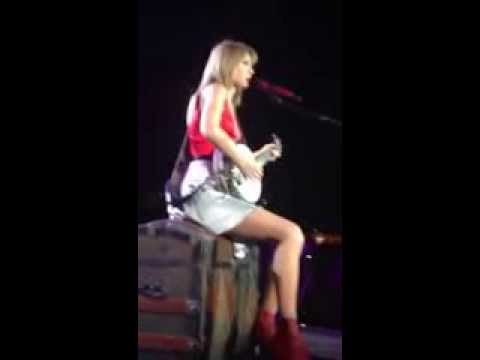 Singing Happy Birthday to Taylor in Perth ! 11/12/13