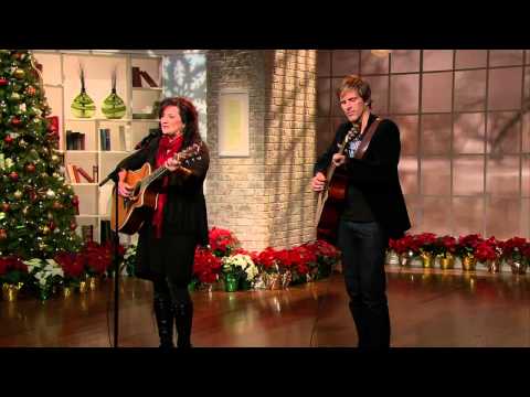 Ali Matthews with Jacob Moon -- 'Looking For Christmas'