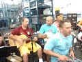 Aewo grupo fazendo uma versão diferenciada do normal, mais rapdia e com variassssss paradas !!!!E aewww...curtiram ???