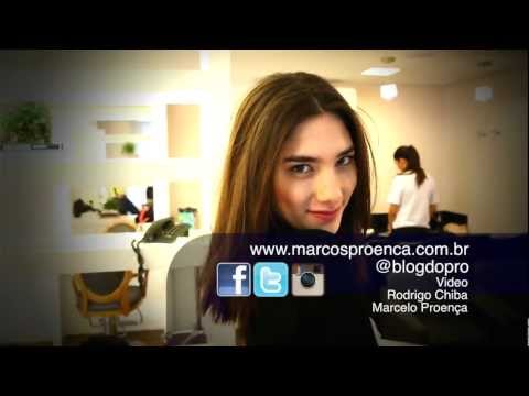 Malu Bortolini - A modelo Malu Bortolini da JOY models, desfilou para a marca GIOVANNA PARIZZI e aproveitou para cortar o cabelo com João Bosco do salão Marcos Proença. Confi...