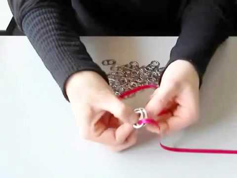 chapas de latas - a ki os dejo un video de como acer una pulseraa.