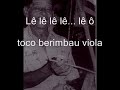 A Bahia hoje chora de aperto no coração Mestre Waldemar foi embora seu Waldemar Da Paixão berimbau sileciou de saudade que não se acaba mais do lendario capoeira Waldemar Da Pero Vaz Angoleiro respeitado fabricador de berimbau nas rodas de capoeira nunca vi tocar igual Mestre muito obrigado do fundo do coração hoje eu lhe agradeço por me dar inspiração Coro Lê lê lê lê... lê ô Mestre Waldemar foi embora ea Bahia hoje chora toco berimbau viola de saudade eu vou embora