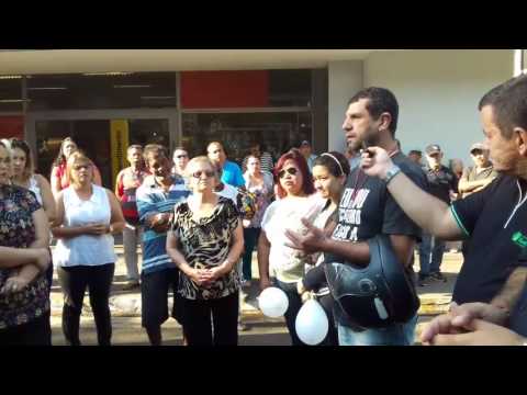 População faz manifestação por mais segurança no município de Mineiros (GO) - Part.01