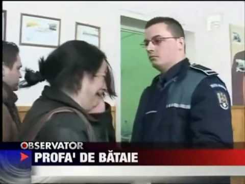 Professora agride polícia e leva o troco