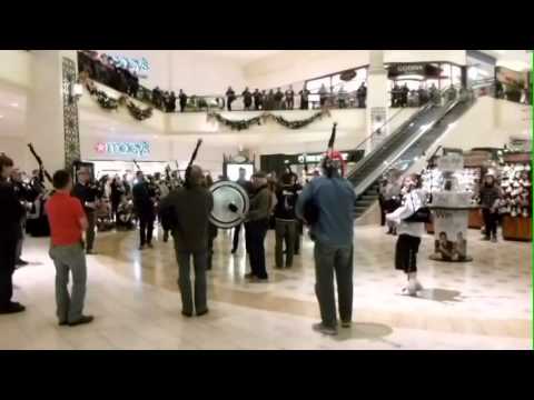 bagpipes - Pacific Coast Highlanders and Gold Coast Pipe Band Flash Mob in Thousand Oaks, CA.