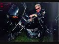 Bekijk muziek clip van Billy Idol met Rebel Yell (1999 Digital Remaster)