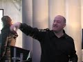 Organiseert u binnenkort een bedrijfsfeest,opening, product introductie of andere promotionele actie, dan hebben wij voor u een perfect item om uw feest of actie extra luister bij te zetten.In een tijd van opkomende belangstelling voor computer games, mag onze Mobile Games Eperience natuurlijk niet op uw evenement ontbreken.Maar liefst 16 personen kunnen gelijktijdig vermaakt worden met de allernieuwste computergames.In een opvallende en opblaasbare zilverenDome is middels een hight-tech trussinstallatie een ware playground gerealiseerd,met daarin maar liefst 8 stuks X-box consolesen 8 stuks echte game pc-s.Ter verhoging van de sfeer is de dome geheeluitgelicht middels een uitgebreidelichtinstallatie welke gebruik maakt van delaatste generatie LED armaturen.Natuurlijk ontbreken de effecten niet in dezeware gamezone, zoals rook en geluideffectenzodat het geheel een ware belevenis is voorde bezoekers waar men nog tijden over zalnapraten.computergames, waarbij men zowelindividueel tegen de computer kan spelen,maar natuurlijk ook tegen iederewillekeurige andere deelnemer.Natuurlijk kan de Games Experience opverzoek ook geheel voor uw toepassinggecustomized worden, om de benodigdeuitstraling te verkrijgen die bij uwevenement past.Middels banners, vlaggen en andere beelduitingen passen wij de looks van de domegeheel aan op uw wensen.Ook kunnen wij de aanwezige computersvoorzien van specifieke software i.p.v. deaanwezige games, zodat u deze opstellingook kunt inzetten voor andere toepassingen.Eventuele andere wensen kunt u aan onskenbaar maken, en wij zullen u hiervoor eenpassende oplossing bieden om uwevenement tot een waar succes te maken.