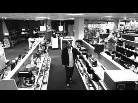 Smart Thief Caught on Cam