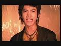DBSK- Rising SunSONGTEKST-Rising Sun,[YC] Now, I cry under my skin.. haneureul hyanghae gan nah eui noonmoolro mandeun beegadaejee eh naeryuhdo sehwureh bagheen nae apeumeul sseesuhgado[CM] No! [YH] yongsuh naegehn juldaejugeen sachee[CM] No! [YH] pyojuk ubsuh nalagan geereul eeleun boonno[CM] No! [YH] nah, meeryun gateun malro geedo haneun sogjwee[CM] No! [YH] Here I go, Come back![JS] heemeul eeruhbuhreen nalgae jaega dweeuh bureel guman gateun nardeulbeesangha reeran ggoom eui papyun deulro maeun nah eui achimen banjjag eemee ubneundeh[JJ] jeenseeleun noogoo rado gago eeneun guh hajeeman boyuhjoon ulgoolen gujeebooneenguryoungwuneh namgyujeen nareul chaneunga?*[ALL] nareul darmah gaseum aneh gadeuk cha kuhjyuhganeun Innocentboorggoeun barkkeh taoreugeh, majeemagee chanrangan noeulchurum {I'm} waiting for the Rising Sun...[YC] Now, burn my eyes. Sun comes up, blowing the fogNever lies, to be your mind. Got to be a true[YH] nae gar geelee 101 kkaedareumeh dodarhal sooga ubneun geh hyunseeleengurnah eui taeyang apeh booggeurubjee angeh, I just try me...and now**[CM] julmang, hondoneh ggeuteun uhdeerggah?[JJ, JS] Somebody talks mae eel gateun dabeun ahnyah[CM] julmang, haengbog eui meetgeureem eelgah?[JJ, JS] Somebody talks sheeganmanee aneun haedab[JS] eensaengeun machee ggeutubneun gwedoreul dalraneun byul gatah[JJ] machee soomaneun jeelmoongwa haedabeul chajaga, meewansung eui geureemeul geuryuganeun tuh[CM] {Do} you know why?[YC] ee sheganeun unjena geulruga dolaojee an neundaneun gueul jal araharoo haroo hoohweereul namgyuh doojeemah..godogee naeun boon nomajuh samkyubwa[CM] godanhaejeen seulpeum eui noonmolesuh sheelhyun dweeneun haengbog eui gacheereul meeduhwa[YH] shee ryundeulee naemeen soneh jageun eebmachoom gonan eui ddeuleh peen nah eui soonsooheemahmooguhdo junghan gun ubgetjeeman maeeel saero oon nalee gyehsog sweel teneeggah*Repeat**Repeat[YH] Rise up! Rise up!