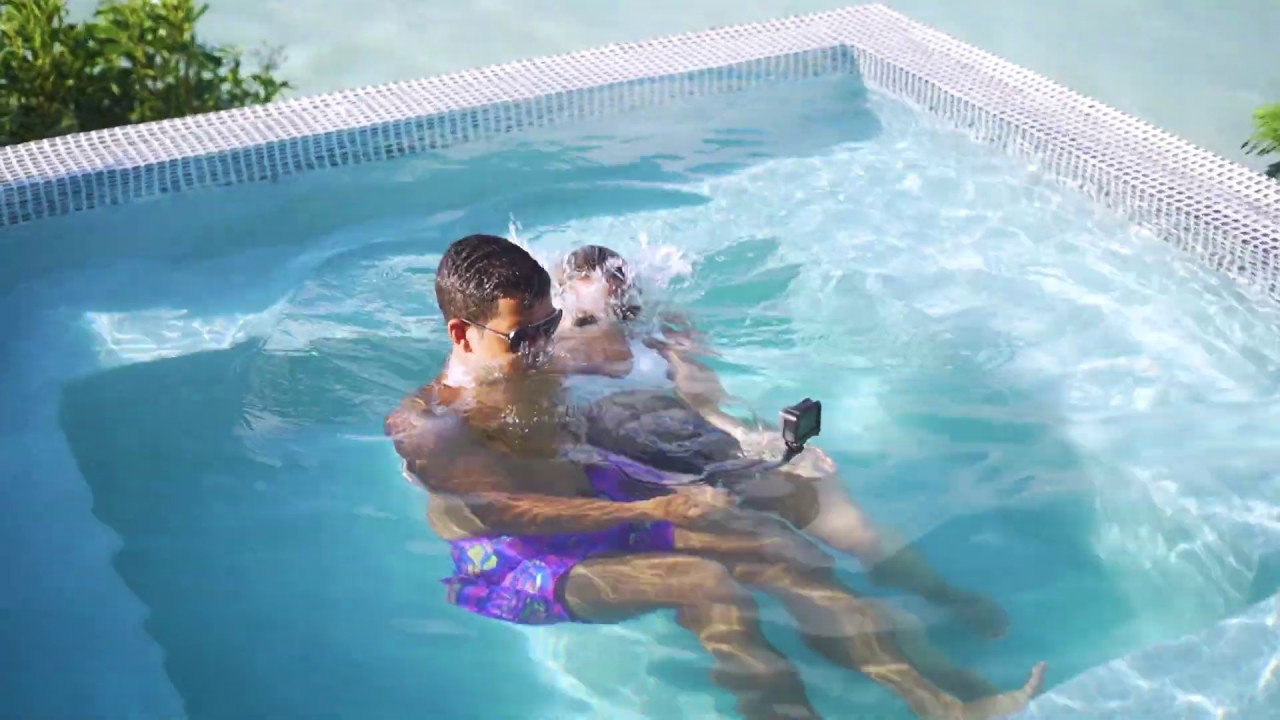 Cocobay Resort - Floating Pool Tapas