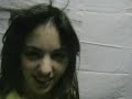 L'ispirazione è nata da una piacevole serata tra me e la funga Jenny, passata per lo più davanti alla tivvù. E come per incanto fummo positivamente(o negativamente-dipende dai punti di vista) colpite da uno spot davvero trascinante della Pantene. Così abbiamo deciso di riproporvi la nostra versione...una versione 