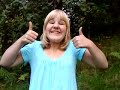 mig og min veninde var lidt fjollede en dag så vi skrev denne sang og lavede en video til:Træet i skoven er ikk så munter(uyuyuyuyuh)træet i skoven er ikk så munter(uyuyuyuyuh)vi griner alle sammen ad den(uyuyuyuyuh)det er derfor den er så slatten(uyuyuyuyuh)dens stamme er ikk så pæn(uyuyuyuyuh)men den er trodsalt ren(uyuyuyuyuh)det er noget af en techno-melodi(uyuyuyuyuh)lige hvad jeg kan li'uuuhh træet i skoven(uyuyuyuyuh)uuuhh træet i skoven(uyuyuyuyuh)træet i skoven har det ikk så godt for vi mobber den..(uyuyuyuyuh)og den har slet ingen ven....slut