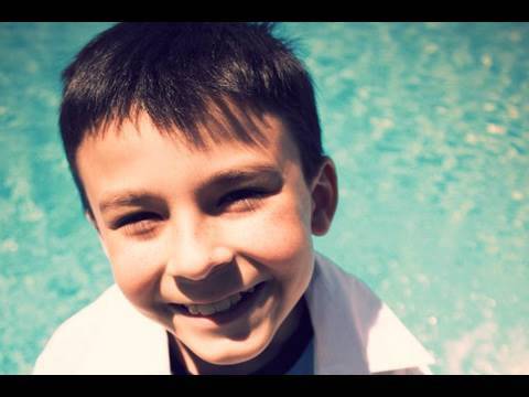 djbeto267 - Ever wonder how you could add a cool looking vintage effect to any of your photos in photoshop? In this tutorial, I will show you how to do just that! Need h...