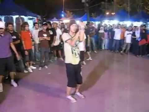 shuffle malaysian - some of the coolest shufflers and ravers!!!! the best part at 3:40.