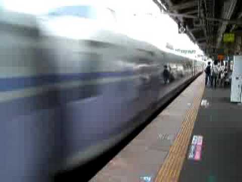 上りＥ３５１通過。