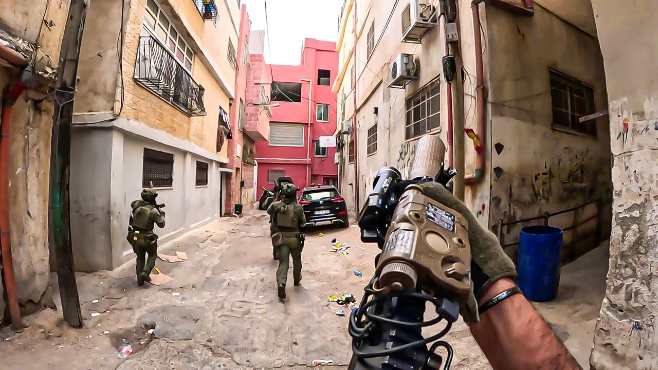 לוחמי יחידת הגדעונים 33 עצרו שני פעילי טרור בלב רמאללה לוחמי יחידת הגדעונים 33 עצרו שני פעילי טרור בלב רמאללה