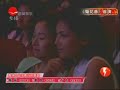 alec su - ju hua xiang news preview(9 june 2006).
according to the news..ruby lin have to go away from the theatre for a while because of the sudden fans rush to her for signature..she only come in when the play started..the reporter also mention that the other two ex-member of xiao hu dui(little tiger) gave him flower..show their support towards alec's first stage play..