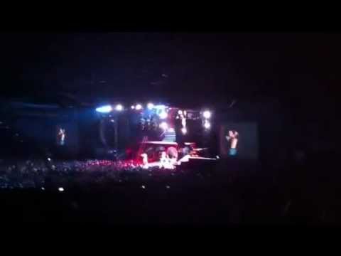Chris Brown & Holla At Me (FAME Tour @ Sleep Train Pavilion)