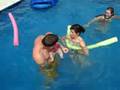 videos de Video of Jillian's first time in pool