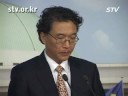 공 교육감의 지시로, 서울시교육청 간부들 교육위원에 전화로 압력 행사민주노동당 박승흡 대변인은 서울시 교육위원회의 국제중 설립 안 통과는 공정택 교육감에 대한 견제기능을 완전히 포기한 것이라며, 서울시민을 우롱한 책임을 져야 할 것이라고 밝혔다.박 대변인은 서울시 교육위원회가 갑자기 입장을 선회한 배경에는 공정택 서울시 교육감의 지시로 서울시 교육청 간부들은 교육위원들에게 전화를 걸어 압력을 행사한 것으로 알려졌다고 말했다.또한 국제중은 전혀 검증되지 않은 정책으로 교육적 타당성 검토 없이 일방적으로 결정한 것은 정책 오류의 무책임한 반복이며, 결국 국제중 설립을 비롯한 교육시장화 정책으로 이명박 정부 출범 이후 16% 넘게 사교육비가 뛰어 올랐다고 밝혔다.【장승영 news7@stv.or.kr】
