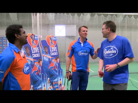 Spin bowling masterclass with Muttiah Muralitharan and Graeme Swann