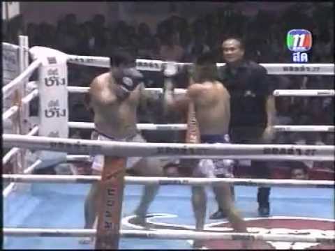This is the Funniest Muay Thai (Thai Boxing) I have ever seen (Must Watch!)