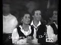 una tarantella in piazza  in occasione della festa dell'emigrante