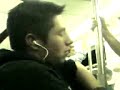 una pestaña en el metro